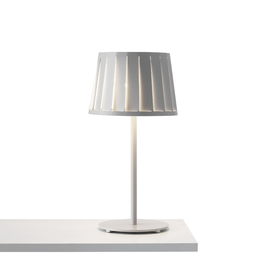 AVS bordslampa - lampa i svensk design