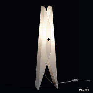 Peg bordslampa 70 cm - svart bakgrund