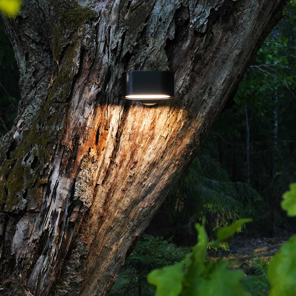 Pathfinder - Outdoor wall lamp | 2 color choices